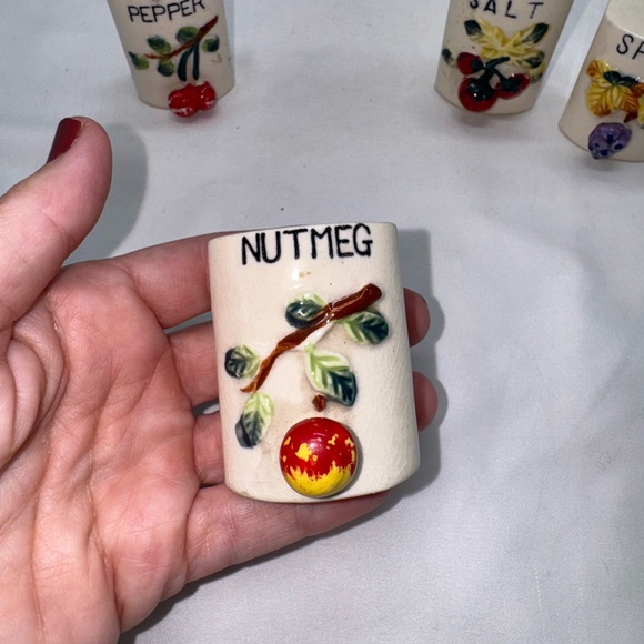 VTG set of 4 ceramic spice shakers - Picture 5 of 7